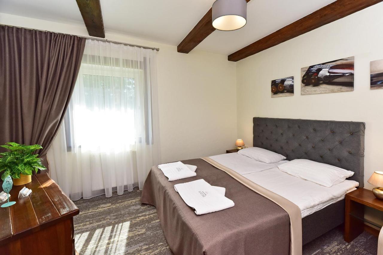 Hotel Medziotoju Sostine Kunioniai Zewnętrze zdjęcie